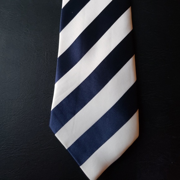 KaiLong Other - Men's 100% silk KaiLong hand-made tie